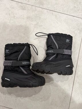 Sorel Black Exterior with Dark green Lining Kids' Winter Boots